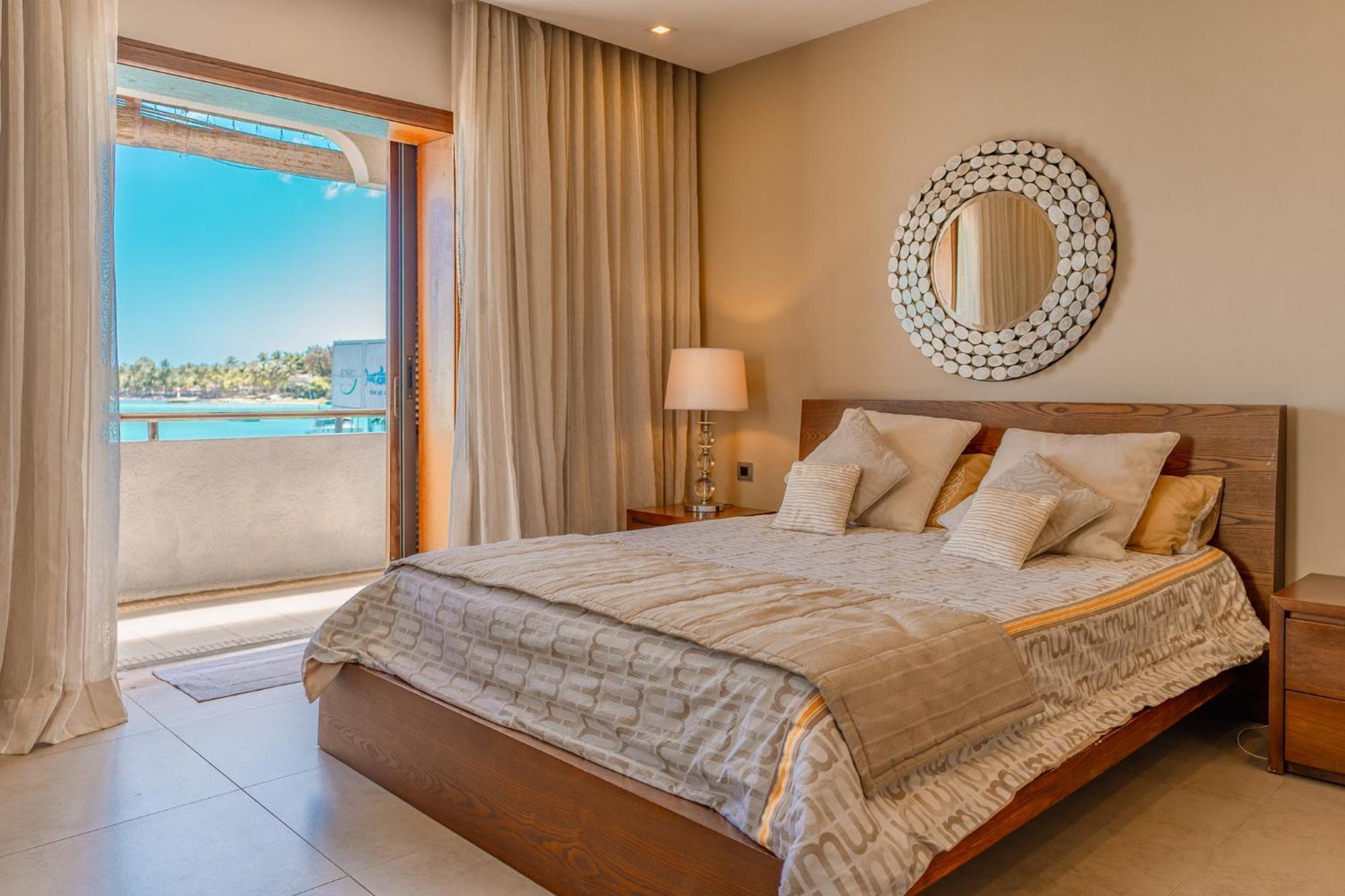 Beachfront Luxurious Stunning Sunset Boulevard Apartment, Grand Bay Ngoại thất bức ảnh